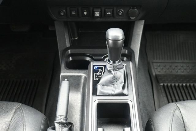 Used 2023 Toyota Tacoma TRD Off-Road AWD/4WD image 23