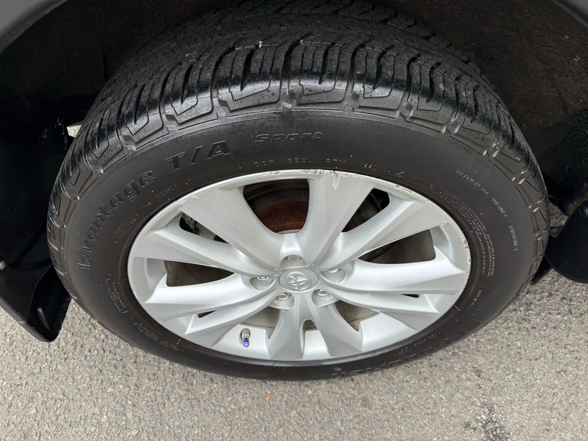 Used 2013 Toyota RAV4 Limited image 38