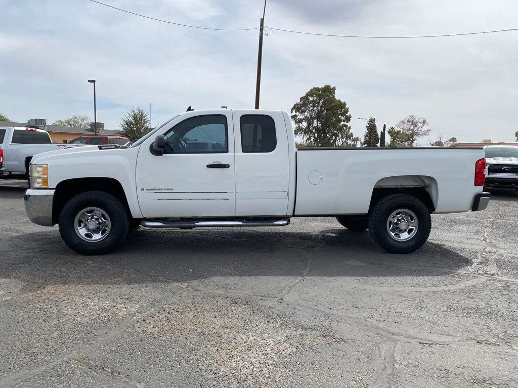 Used 2007 Chevrolet Silverado 2500 LT RWD image 3