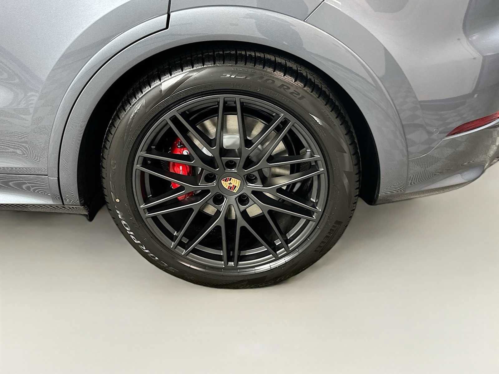 New 2026 Porsche Cayenne GTS AWD/4WD image 33