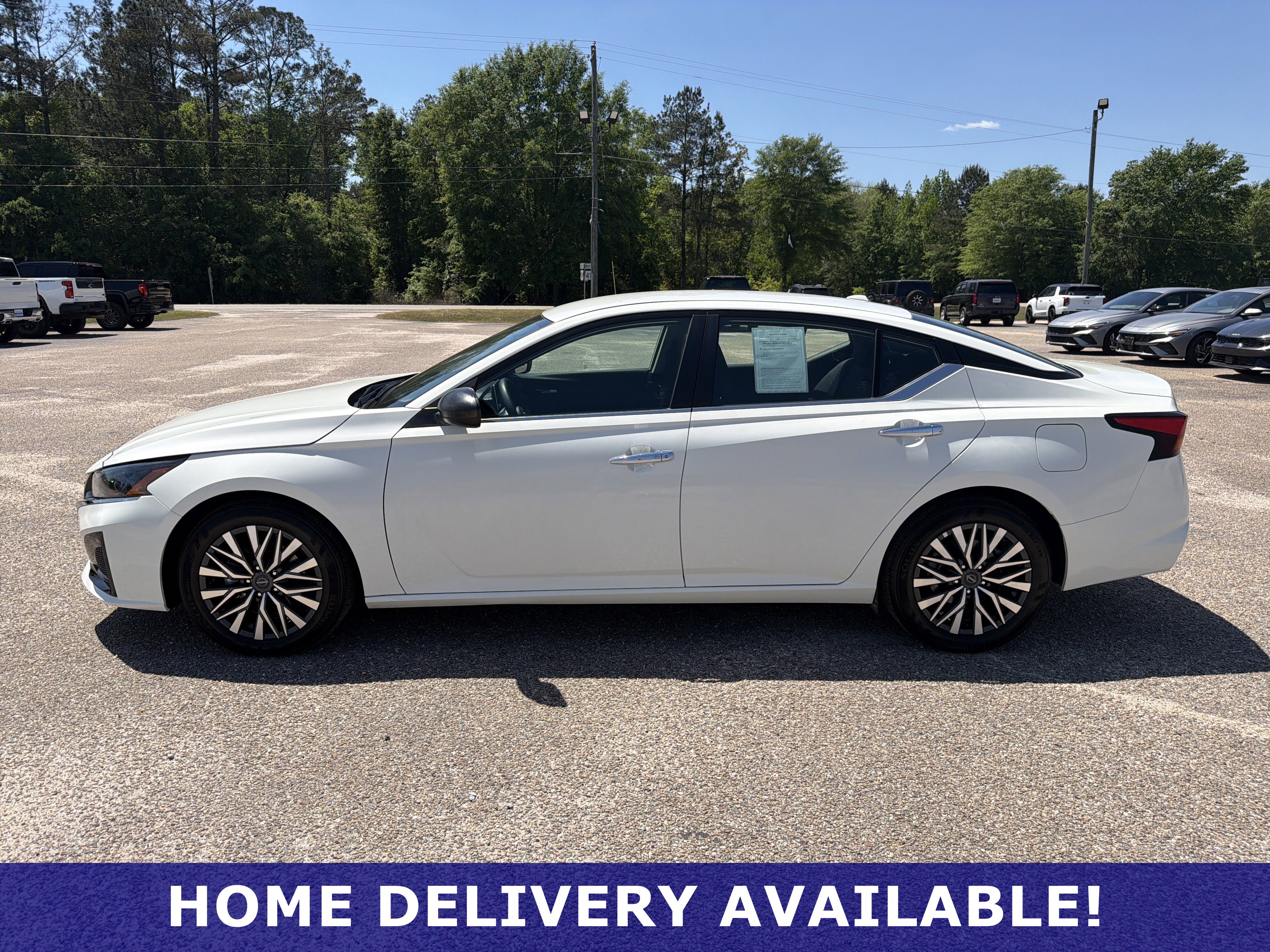 Used 2025 Nissan Altima 2.5 SV FWD image 7
