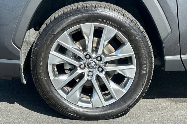Certified 2020 Toyota RAV4 Limited FWD image 32
