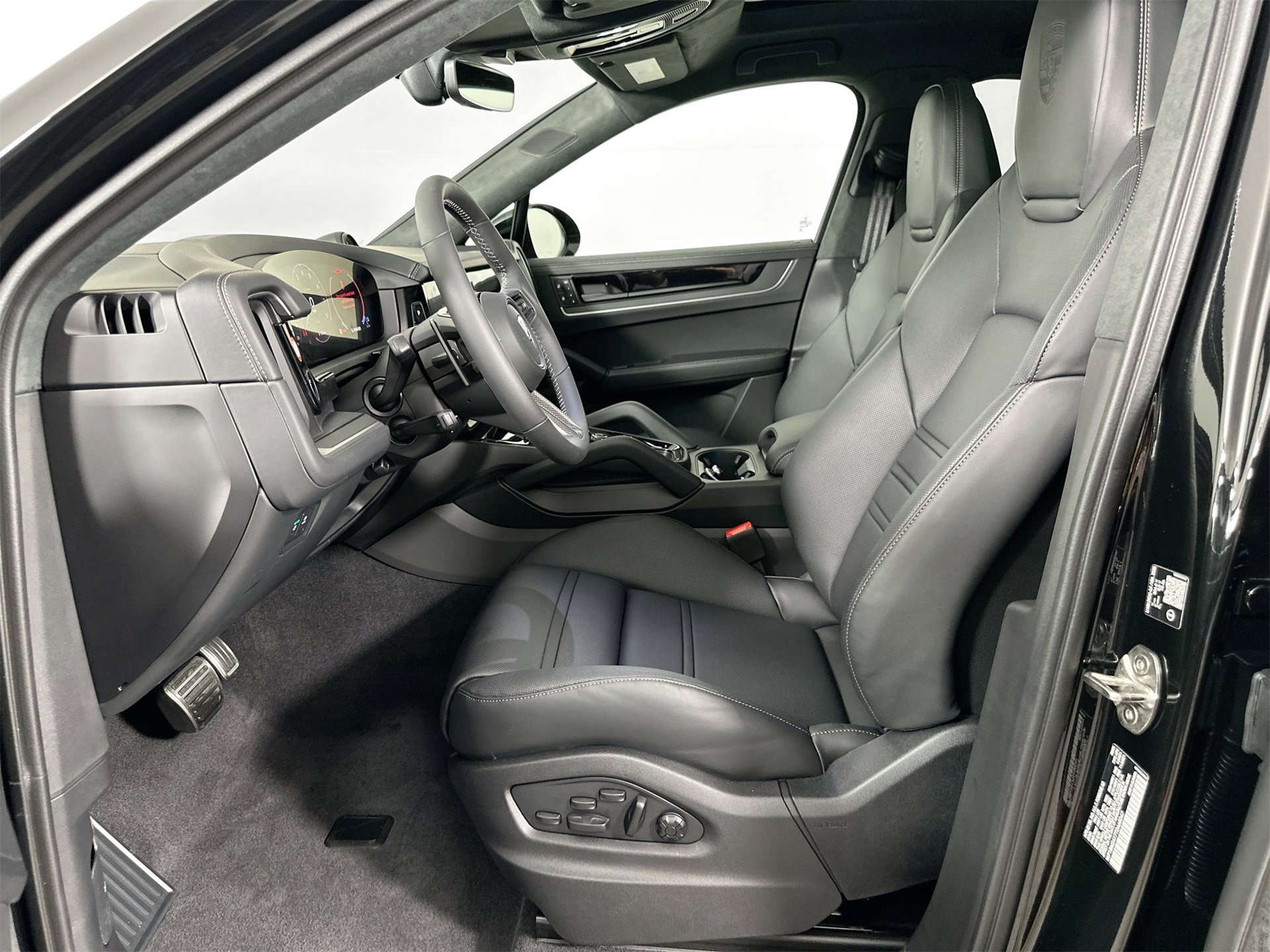 New 2026 Porsche Cayenne Turbo image 5