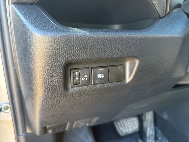 Used 2019 Toyota RAV4 LE image 22