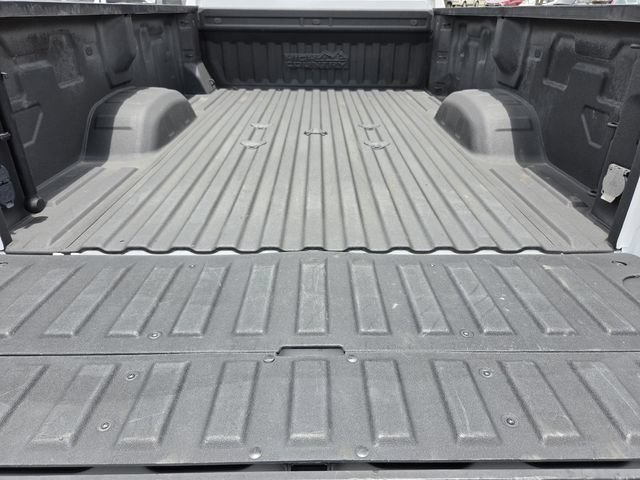 Used 2024 Chevrolet Silverado 3500 High Country w/ Technology Package AWD/4WD image 16