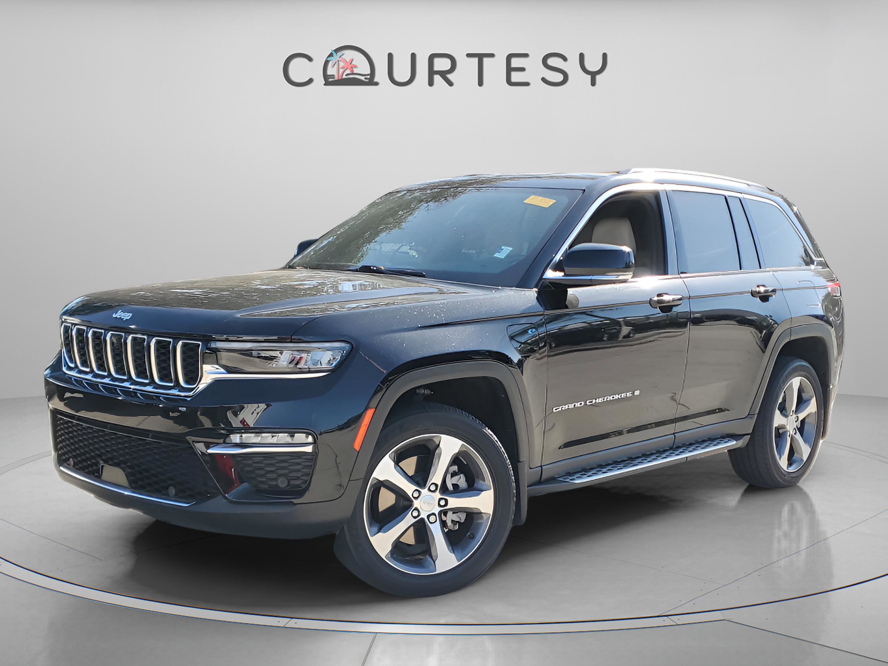Certified 2023 Jeep Grand Cherokee 4xe w/ Luxury Tech Group II image 1
