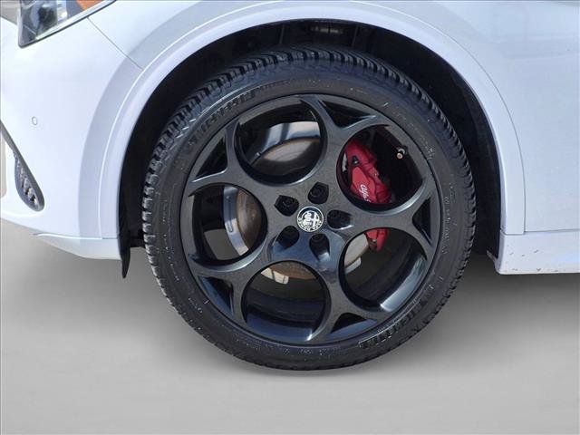 Used 2022 Alfa Romeo Stelvio Veloce AWD/4WD image 27