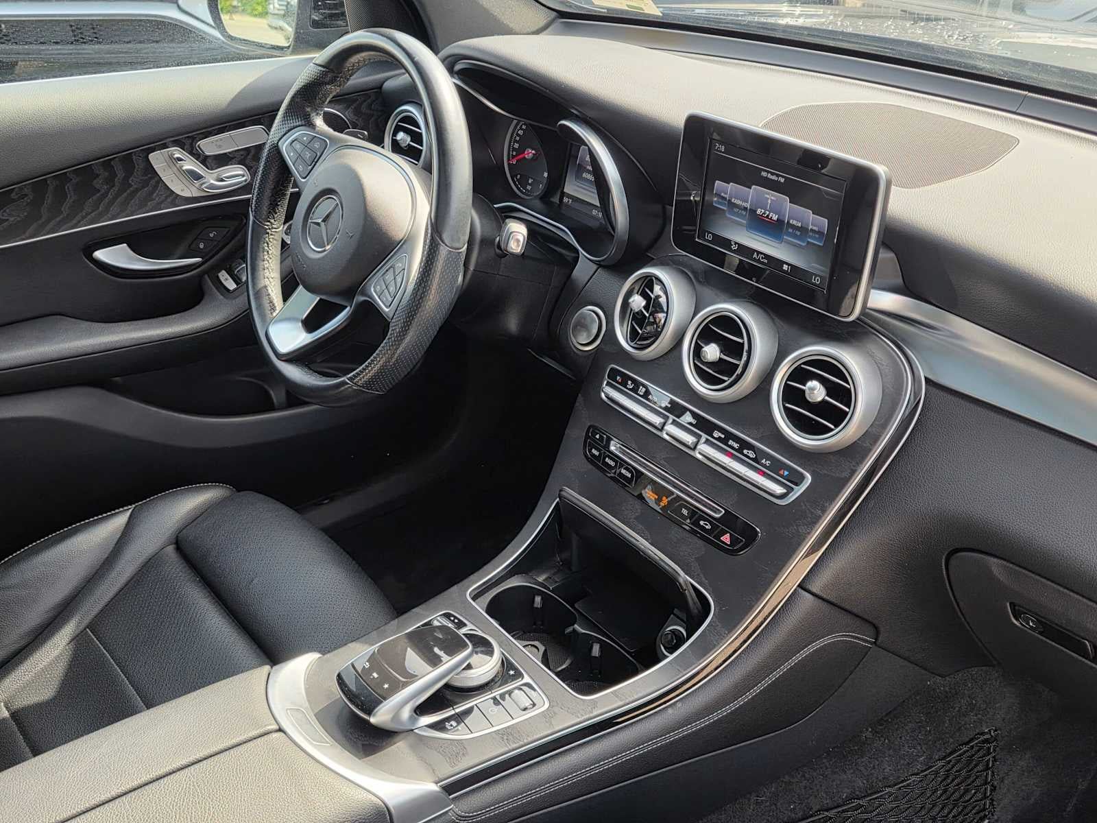 Used 2017 Mercedes-Benz GLC 300 4MATIC image 10