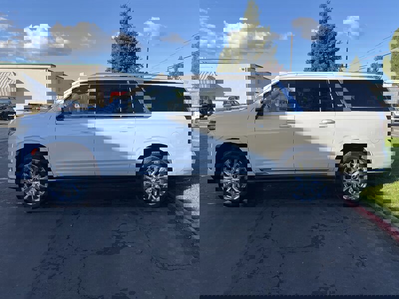 Used 2021 Cadillac Escalade ESV Premium Luxury w/ Driver Assist Tech Package image 8