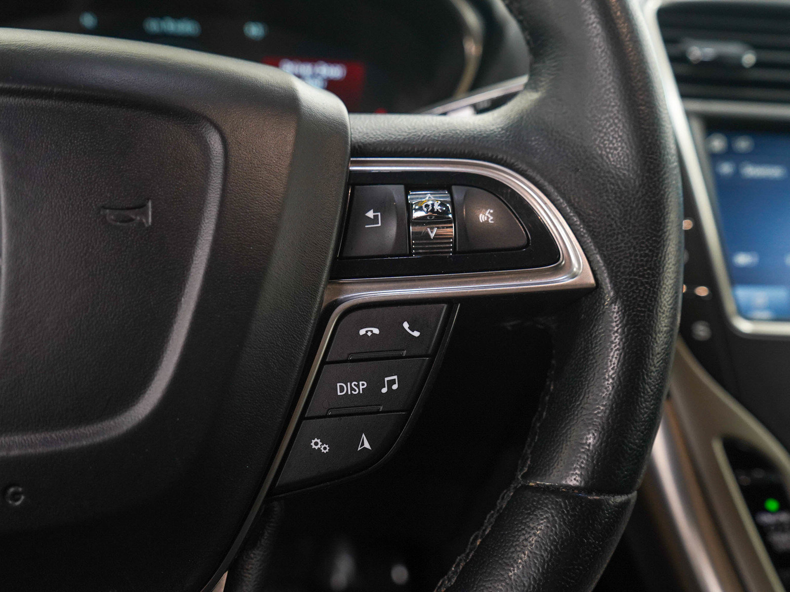 Used 2020 Lincoln Nautilus Premier AWD/4WD image 29