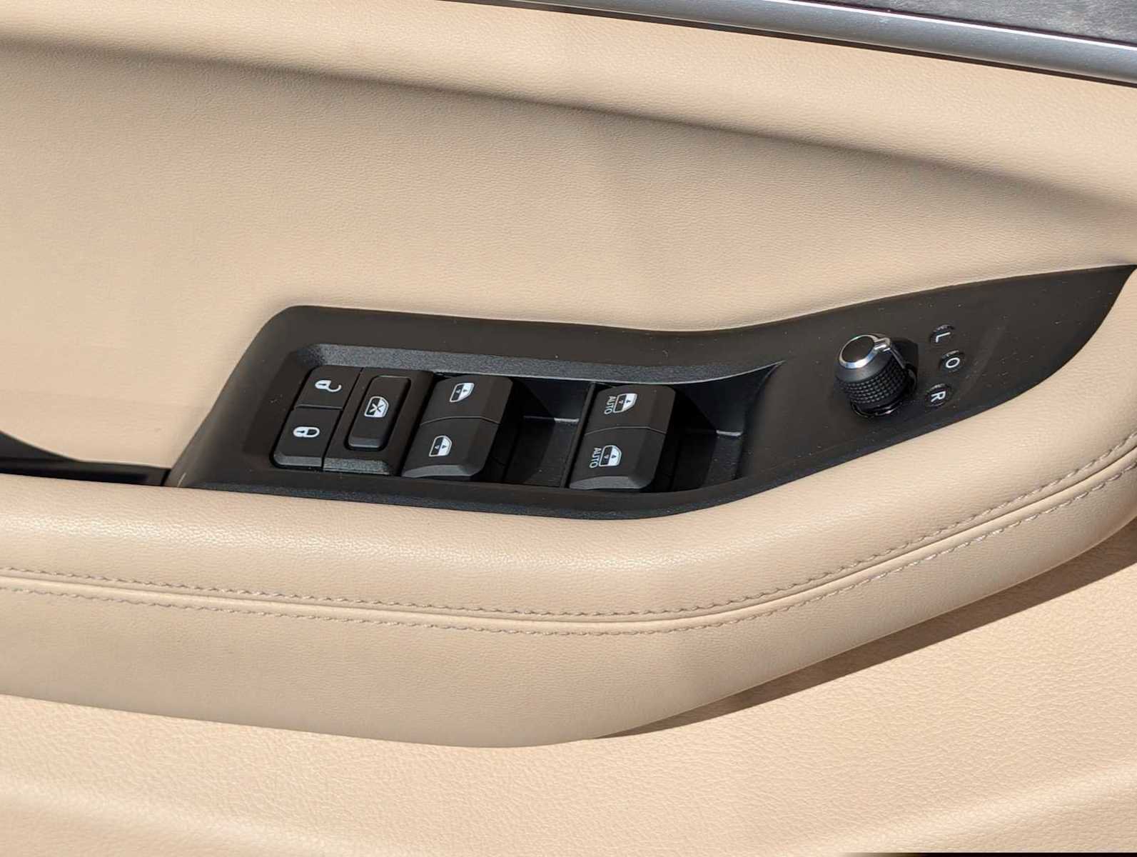 Used 2024 Jeep Grand Cherokee Limited image 19