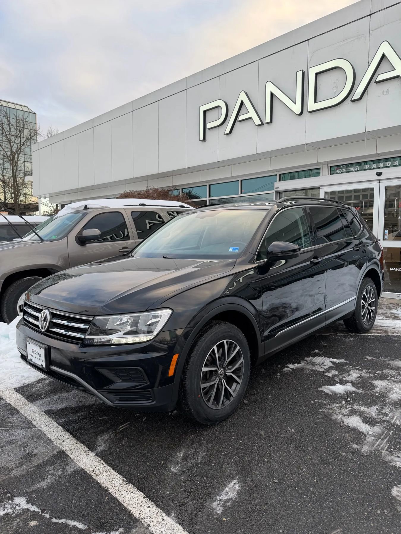 Used 2020 Volkswagen Tiguan S image 3