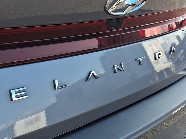 Used 2023 Hyundai Elantra SEL FWD image 29