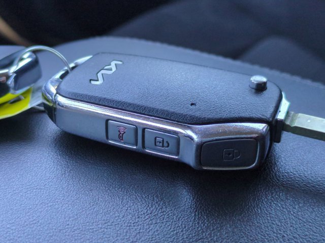 Used 2023 Kia Sorento LX image 26