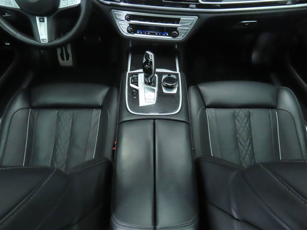 Used 2022 BMW 750i xDrive w/ Executive Package image 17