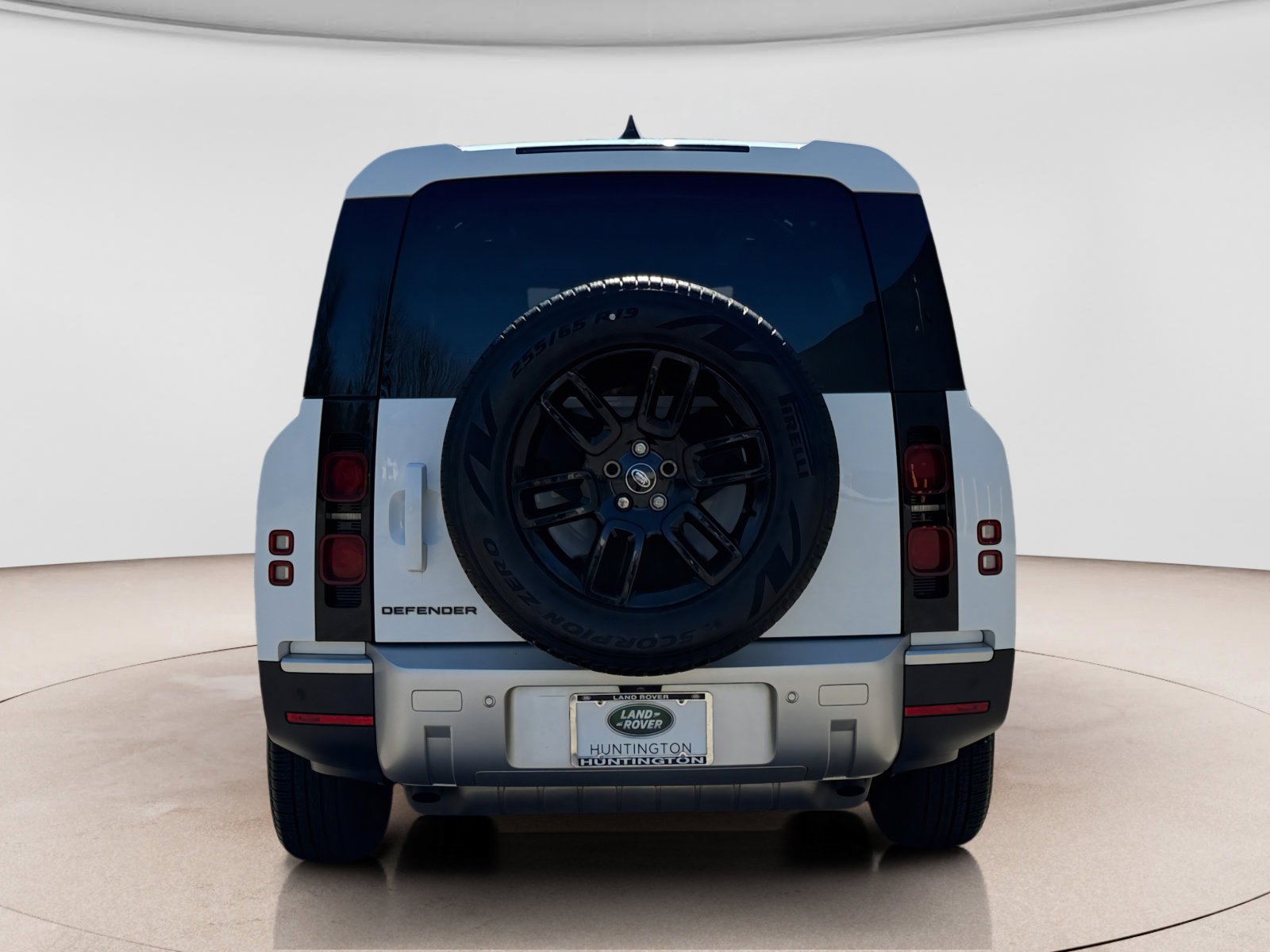 Used 2024 Land Rover Defender 130 S AWD/4WD image 4