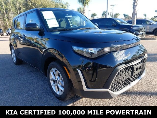Certified 2025 Kia Soul LX FWD image 1