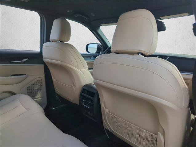 Used 2025 Jeep Grand Cherokee Limited image 18