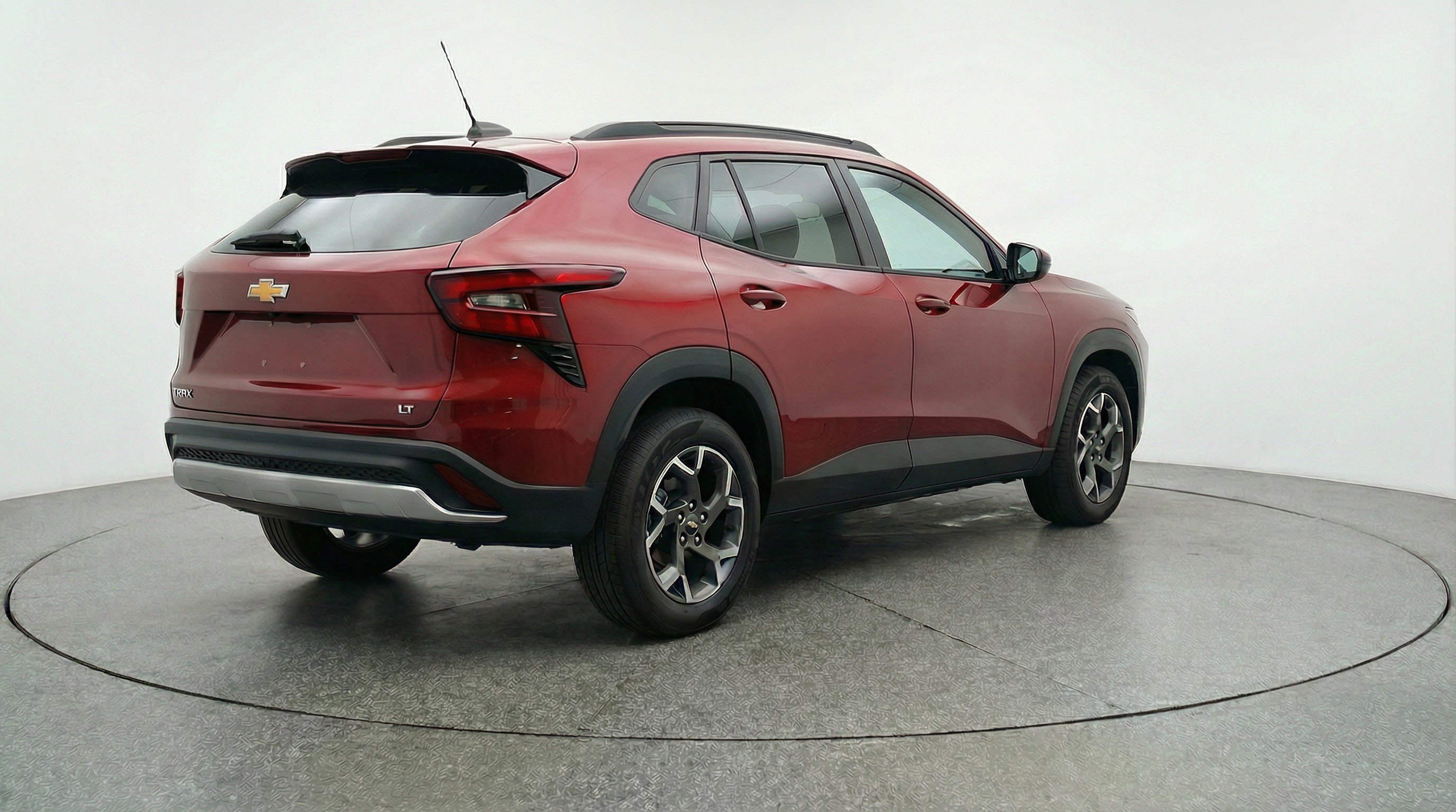 Used 2025 Chevrolet Trax LT image 9