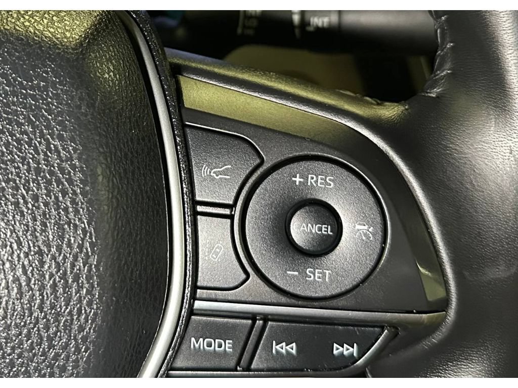 Used 2018 Toyota Camry XLE FWD image 26