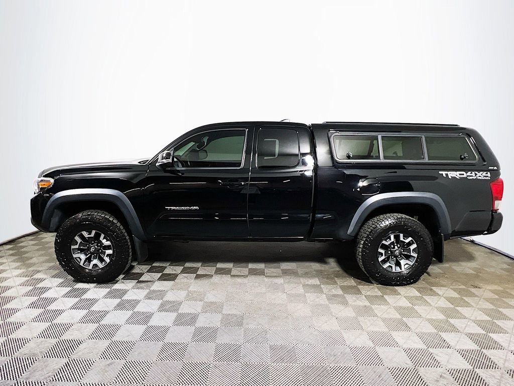 Certified 2017 Toyota Tacoma TRD Off-Road w/ Premium & Technology Package AWD/4WD image 5