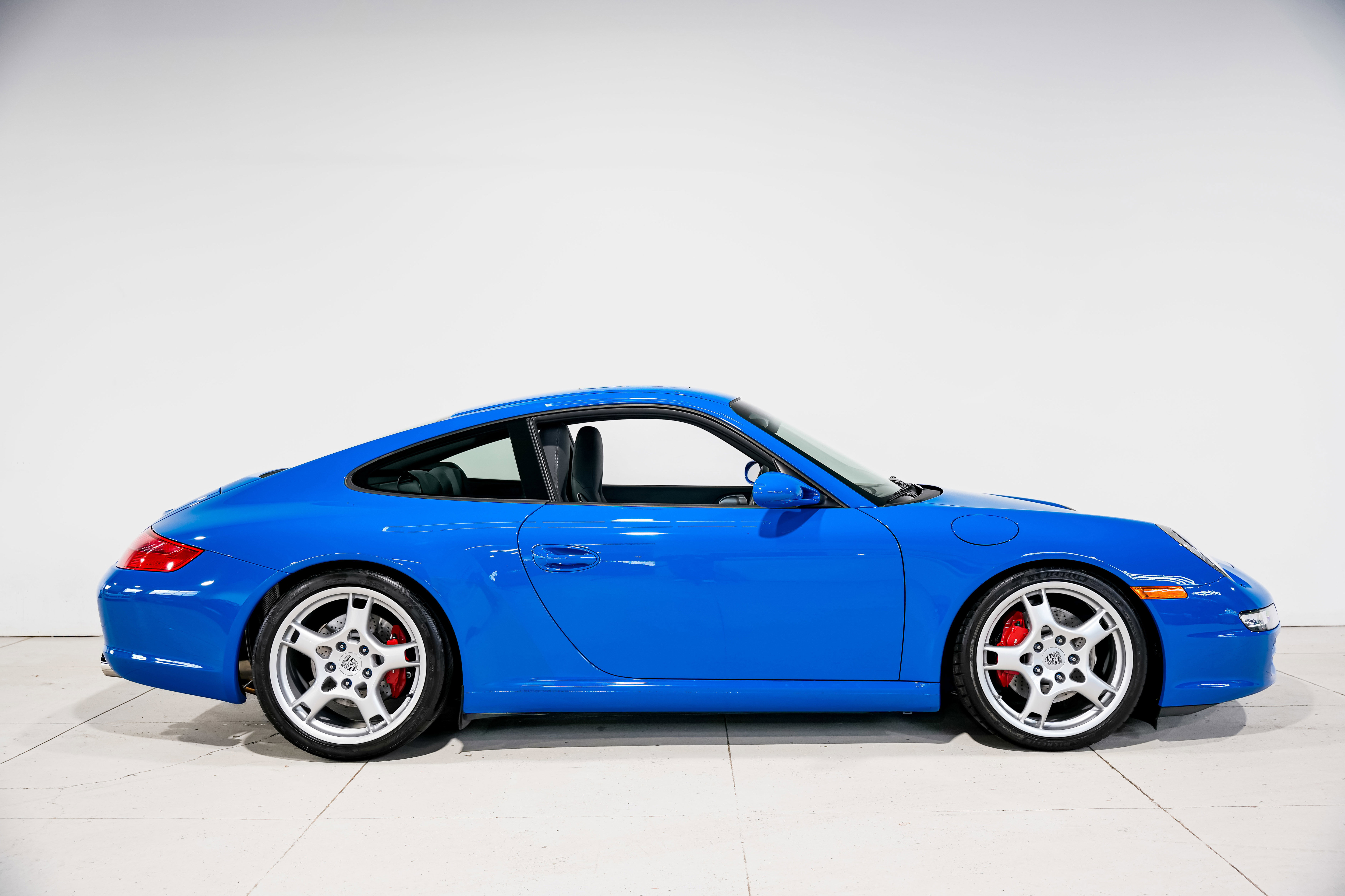 Used 2006 Porsche 911 Carrera S RWD image 2