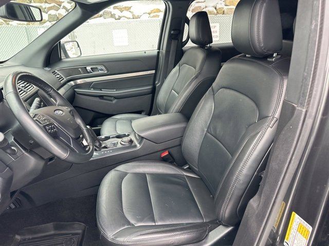 Used 2018 Ford Explorer XLT w/ Equipment Group 202A image 12