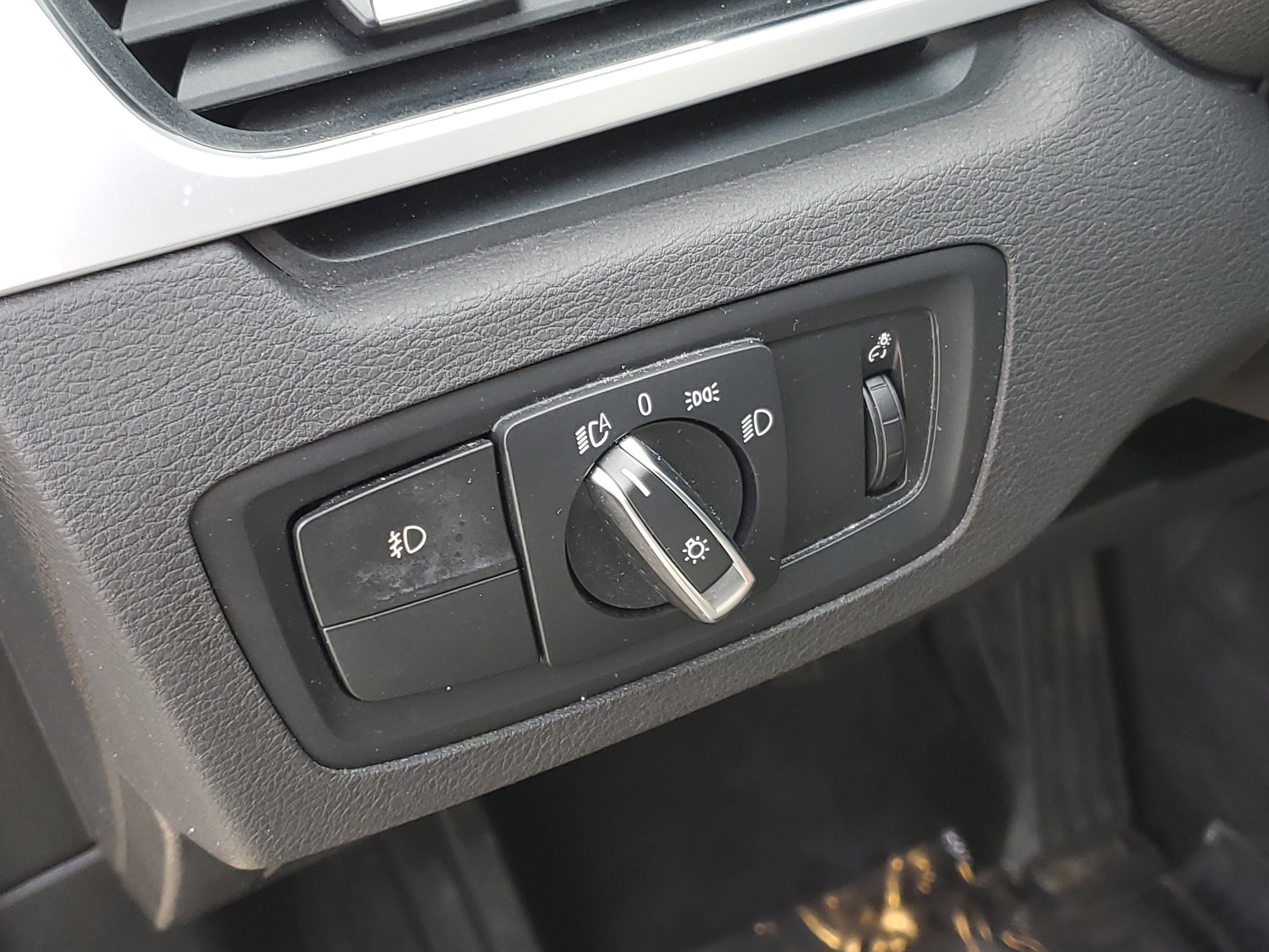 Used 2019 BMW X1 xDrive28i w/ Convenience Package image 11