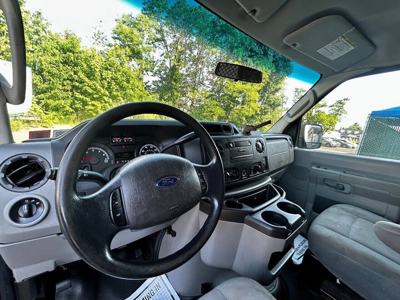 Used 2014 Ford E-250 and Econoline 250 w/ Power Group RWD image 10