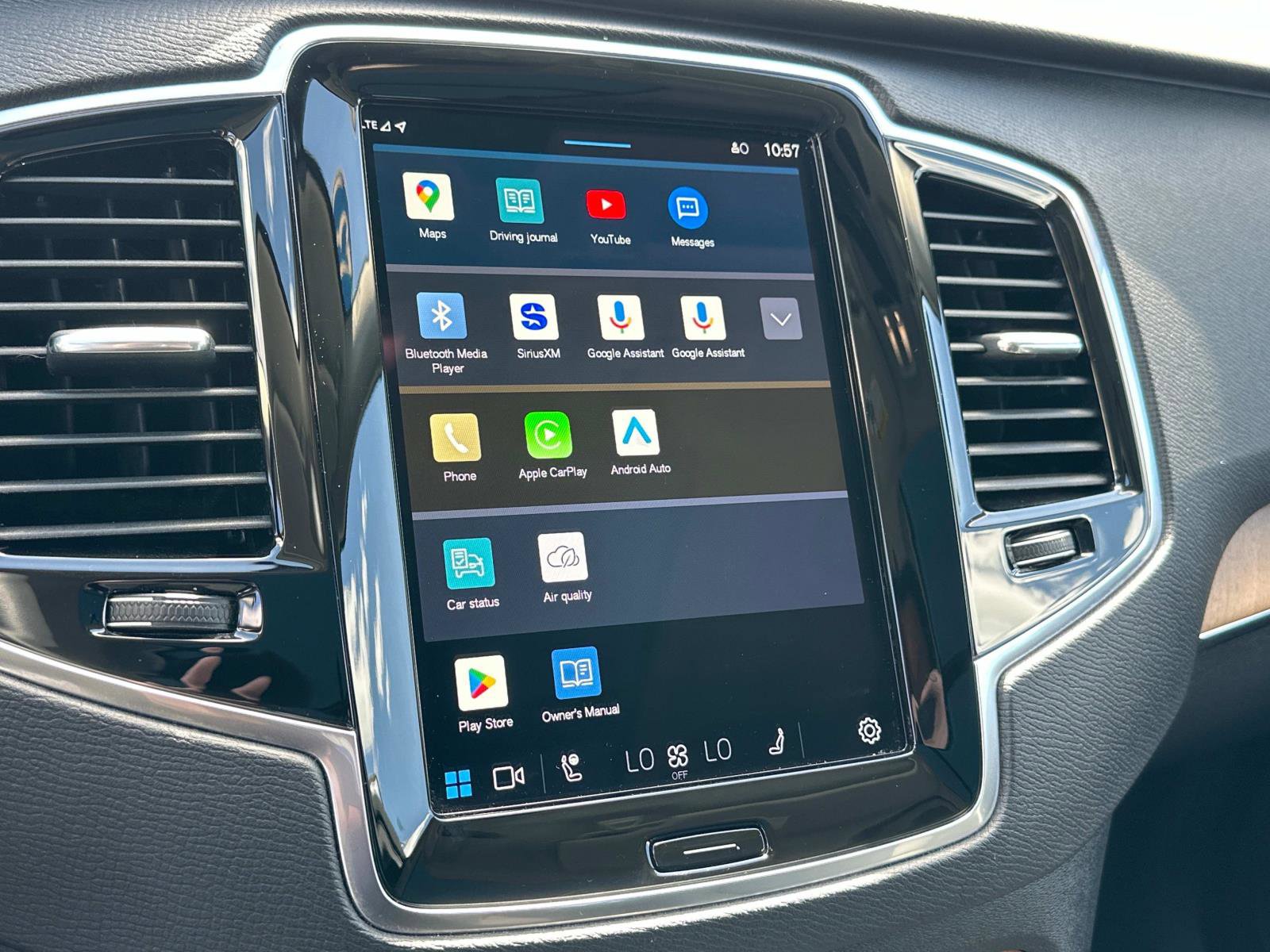 Certified 2023 Volvo XC90 T8 Plus image 11