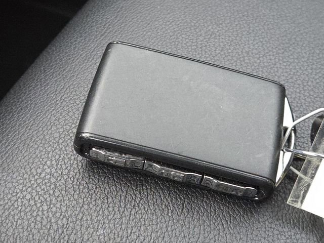 Used 2025 Volvo XC40 B5 Plus image 36