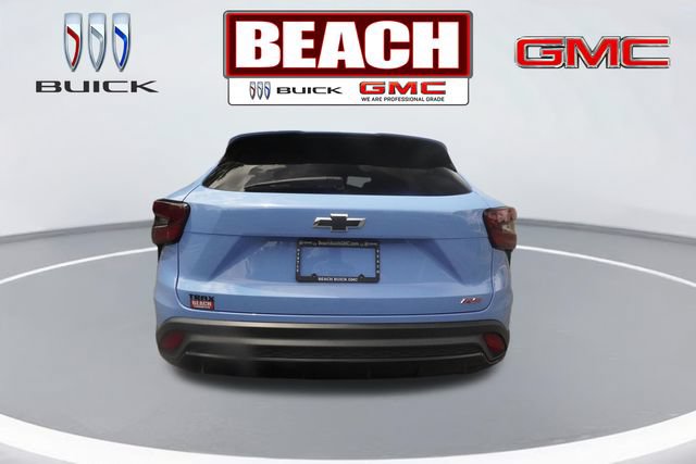 Used 2024 Chevrolet Trax RS w/ Sunroof Package FWD image 3