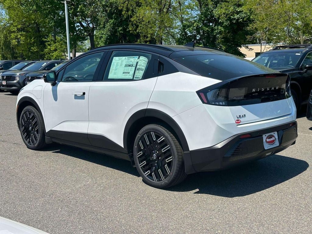 New 2026 Nissan Leaf Platinum+ w/ Illuminated Package FWD image 6