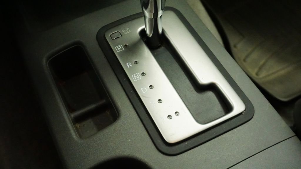 Used 2012 Nissan Frontier SL w/ Moonroof Pkg image 33