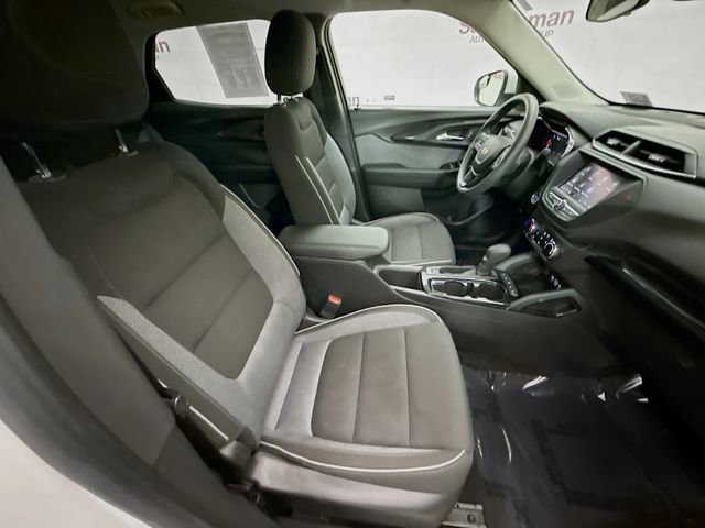 Used 2022 Chevrolet TrailBlazer LT w/ LPO, Blackout Package FWD image 26