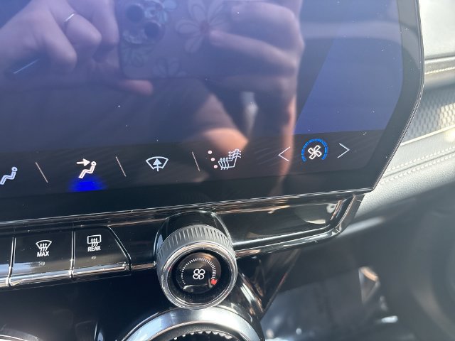 Certified 2025 Chevrolet Blazer EV LT AWD/4WD image 32