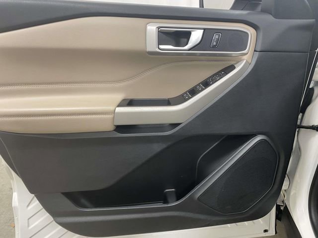 Used 2022 Ford Explorer XLT image 12