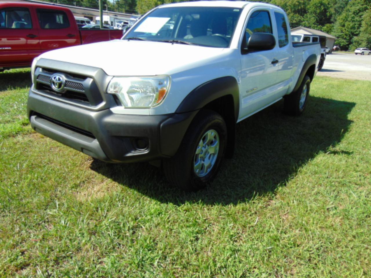 Used 2012 Toyota Tacoma 4x4 Access Cab V6 w/ Convenience Pkg image 3
