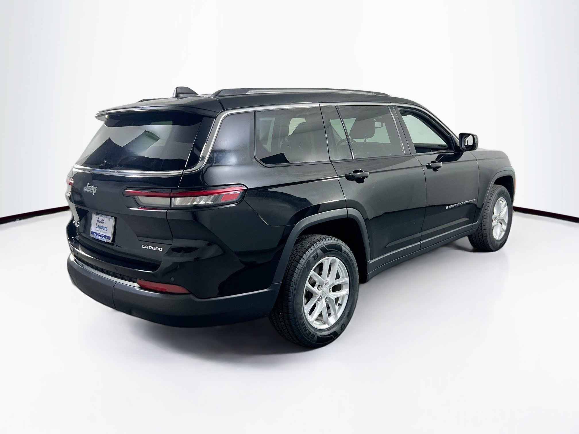 Used 2023 Jeep Grand Cherokee L Laredo AWD/4WD image 5