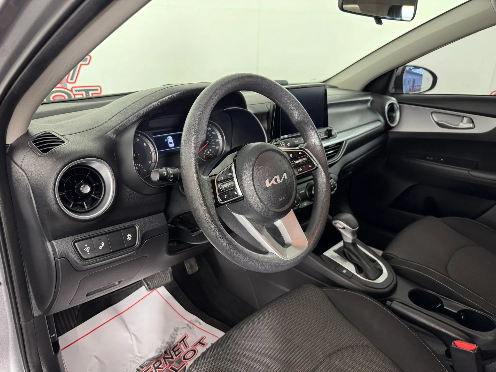 Used 2023 Kia Forte LXS w/ LXS Technology Package FWD image 10