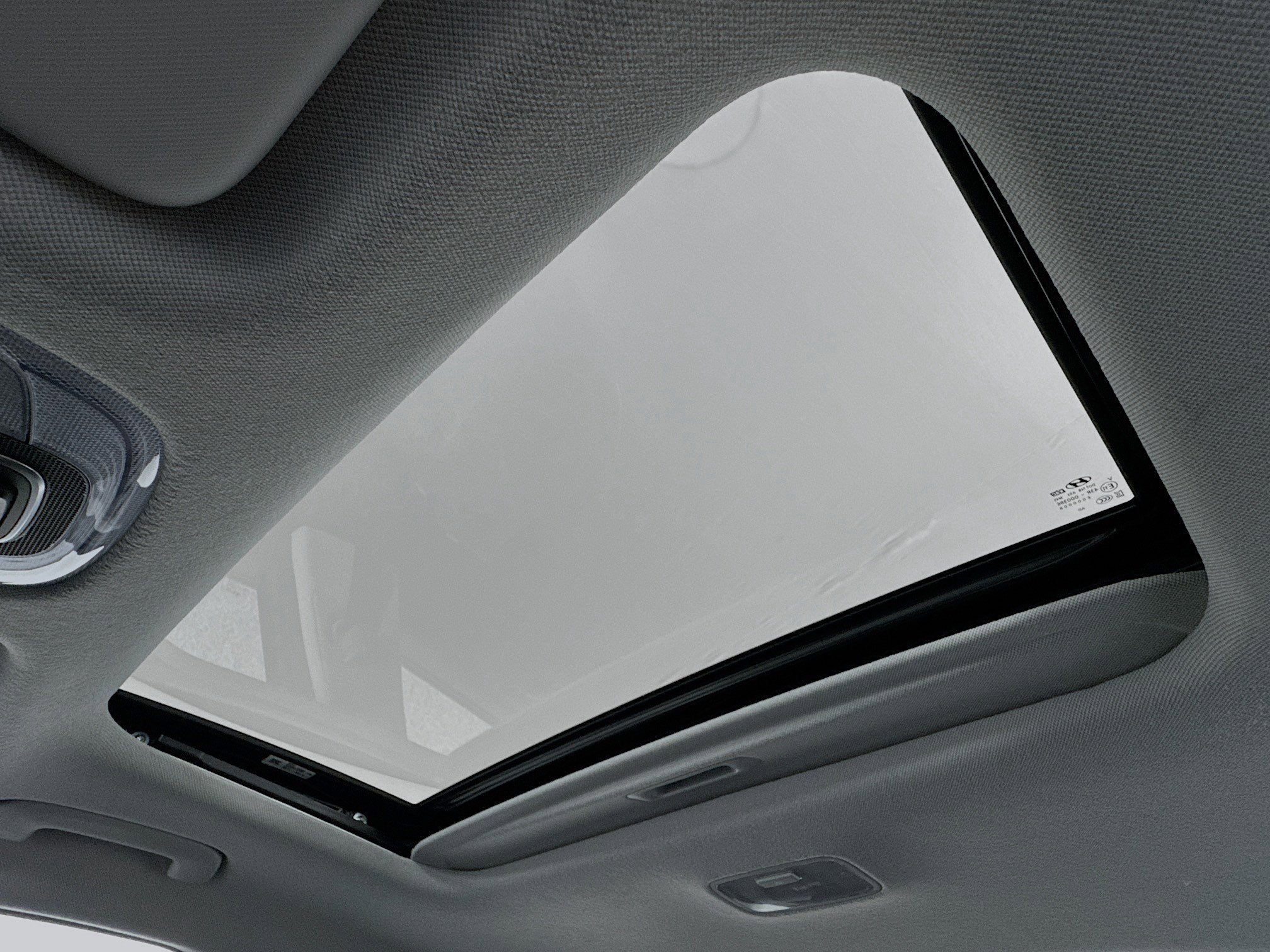 Used 2023 Hyundai Elantra Limited w/ Preferred Accessory Package FWD image 23