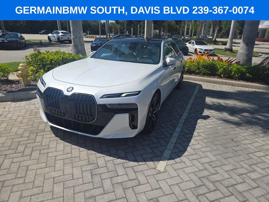 Certified 2025 BMW 760i xDrive AWD/4WD image 3