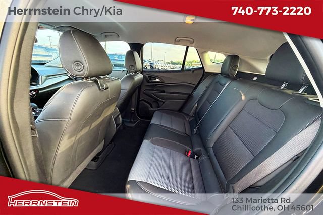 Used 2025 Chevrolet Trax LT FWD image 25