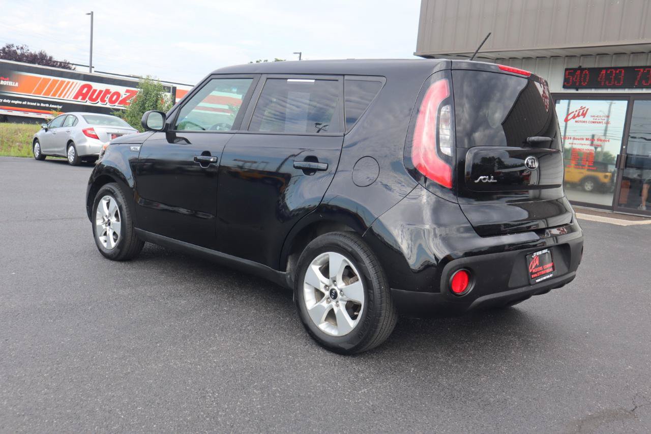 Used 2018 Kia Soul FWD image 10