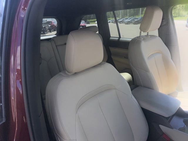 Certified 2024 Jeep Grand Cherokee Limited AWD/4WD image 38