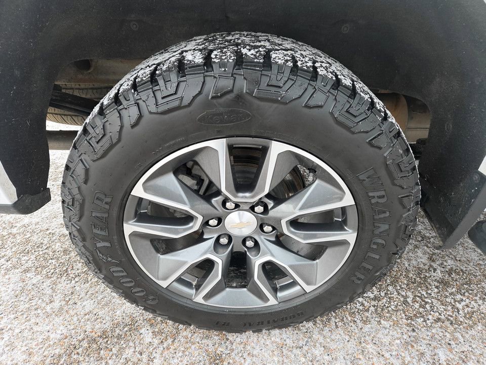 Used 2024 Chevrolet Silverado 1500 LT image 35