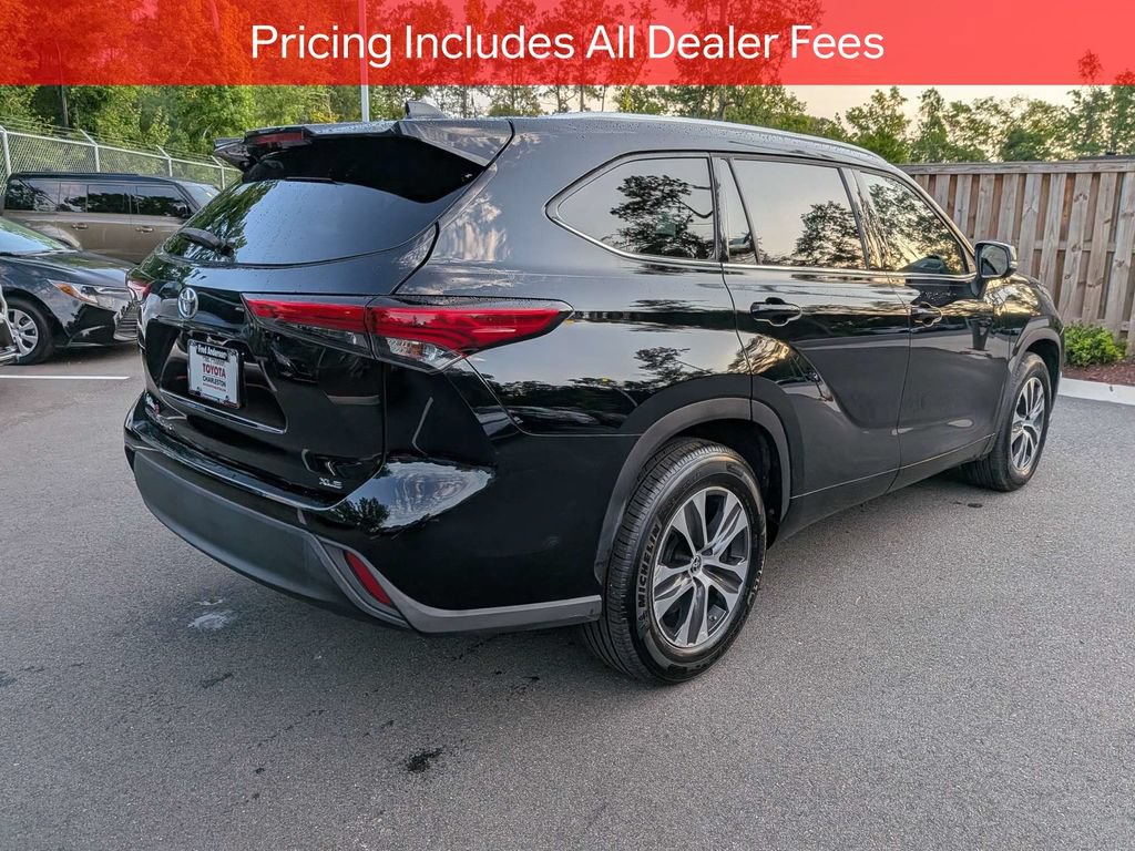 Used 2022 Toyota Highlander XLE FWD image 5
