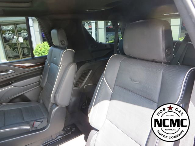 Used 2023 Cadillac Escalade Premium Luxury AWD/4WD image 42