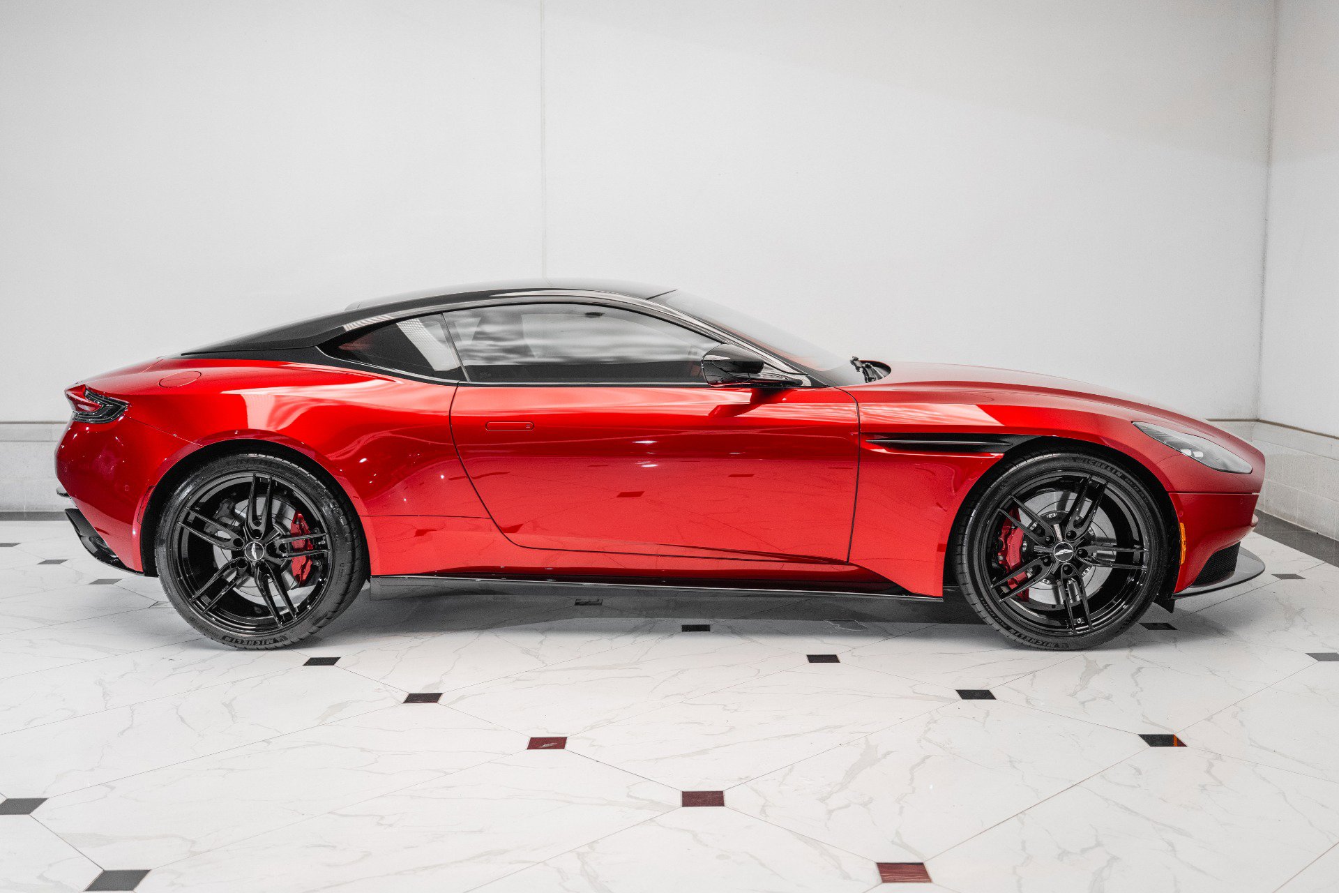 Used 2023 Aston Martin DB11 V8 Coupe image 39