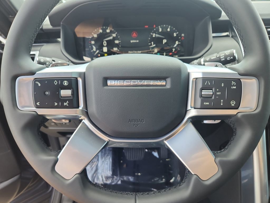 Certified 2025 Land Rover Discovery S AWD/4WD image 18